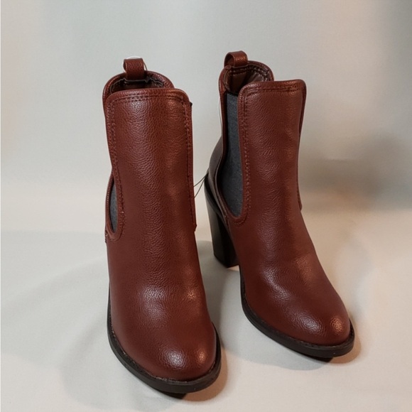 🆕 Merona Charli Red Brown Pull On Chelsea Ankle Boots with Block Heel, Size 6 - Picture 8 of 13